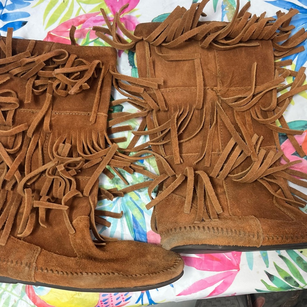 Minnetonka Brown Moccasin Fringe Shoes